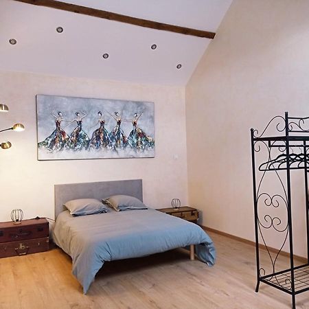 הוילה Saint-Angel  La Grange De Marie A St Angel - Magnifique Grange Renovee En Loft Pour 1 A 6 Pers מראה חיצוני תמונה