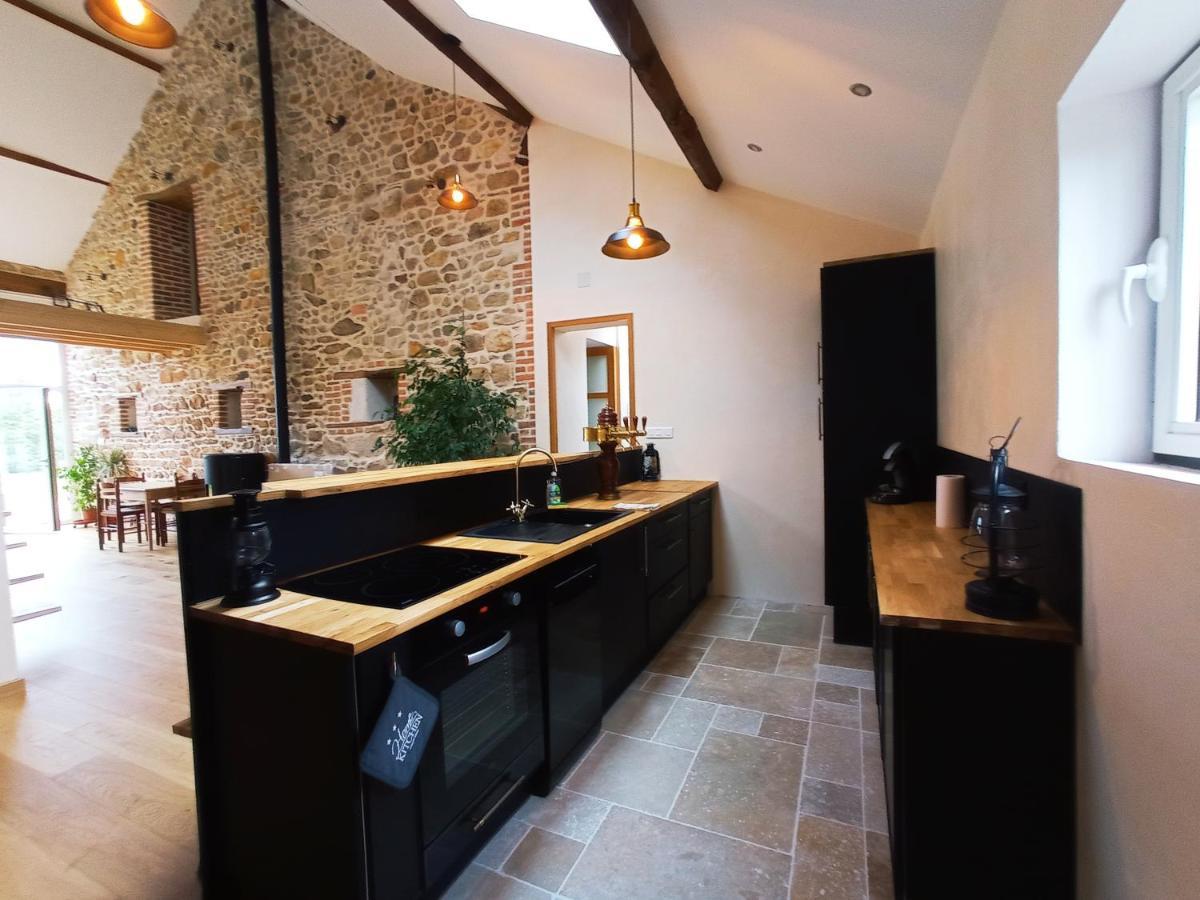 הוילה Saint-Angel  La Grange De Marie A St Angel - Magnifique Grange Renovee En Loft Pour 1 A 6 Pers מראה חיצוני תמונה