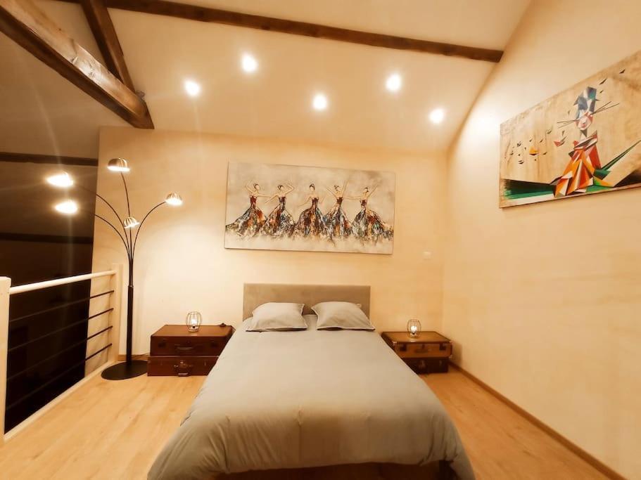 הוילה Saint-Angel  La Grange De Marie A St Angel - Magnifique Grange Renovee En Loft Pour 1 A 6 Pers מראה חיצוני תמונה